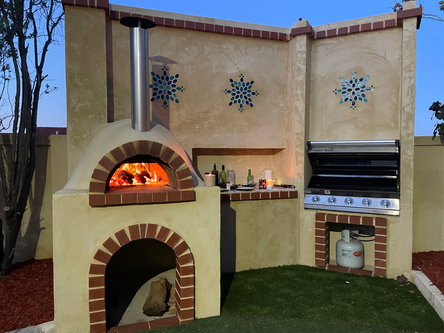 Wood Fired Pizza Oven + BBQ Area + Prep Station - Alfresco Monte